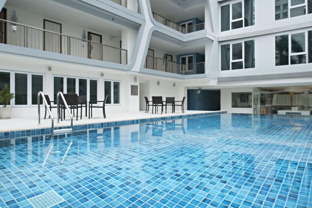 Le Tada Residence Bangkok Luaran gambar